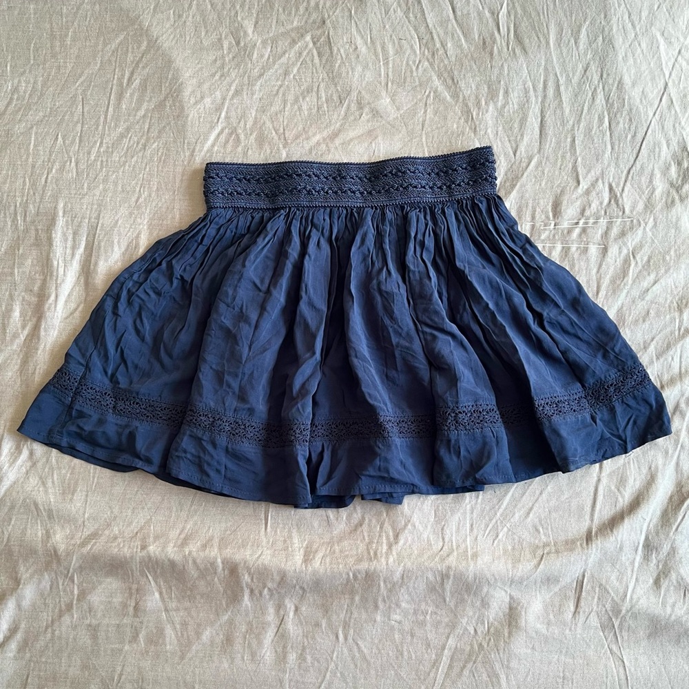 AEROPOSTALE • Navy blue mini skirt • Medium